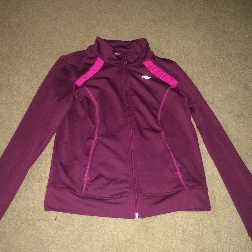 Magenta athletic sweater with finger holes